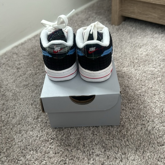 Nike Air Force 1 LV8 - Toddler 4C - Picture 3 of 4